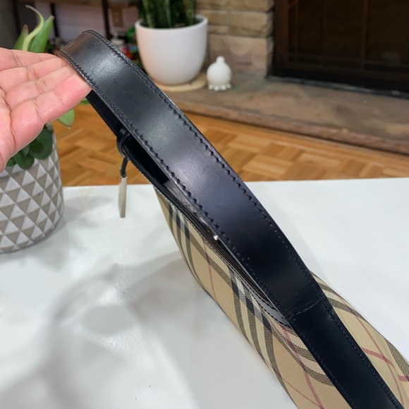 ❤️ authentic Burberry Tan and Black Shoulder Bag with Classic Plaid Design - Picture 11 of 15